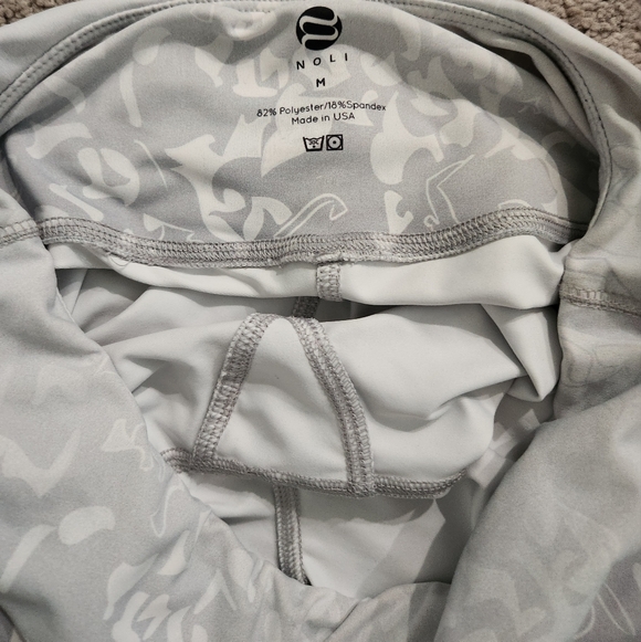 Noli Yoga Black and Gray Tree Print Women's Yoga Leggings - Picture 3 of 3